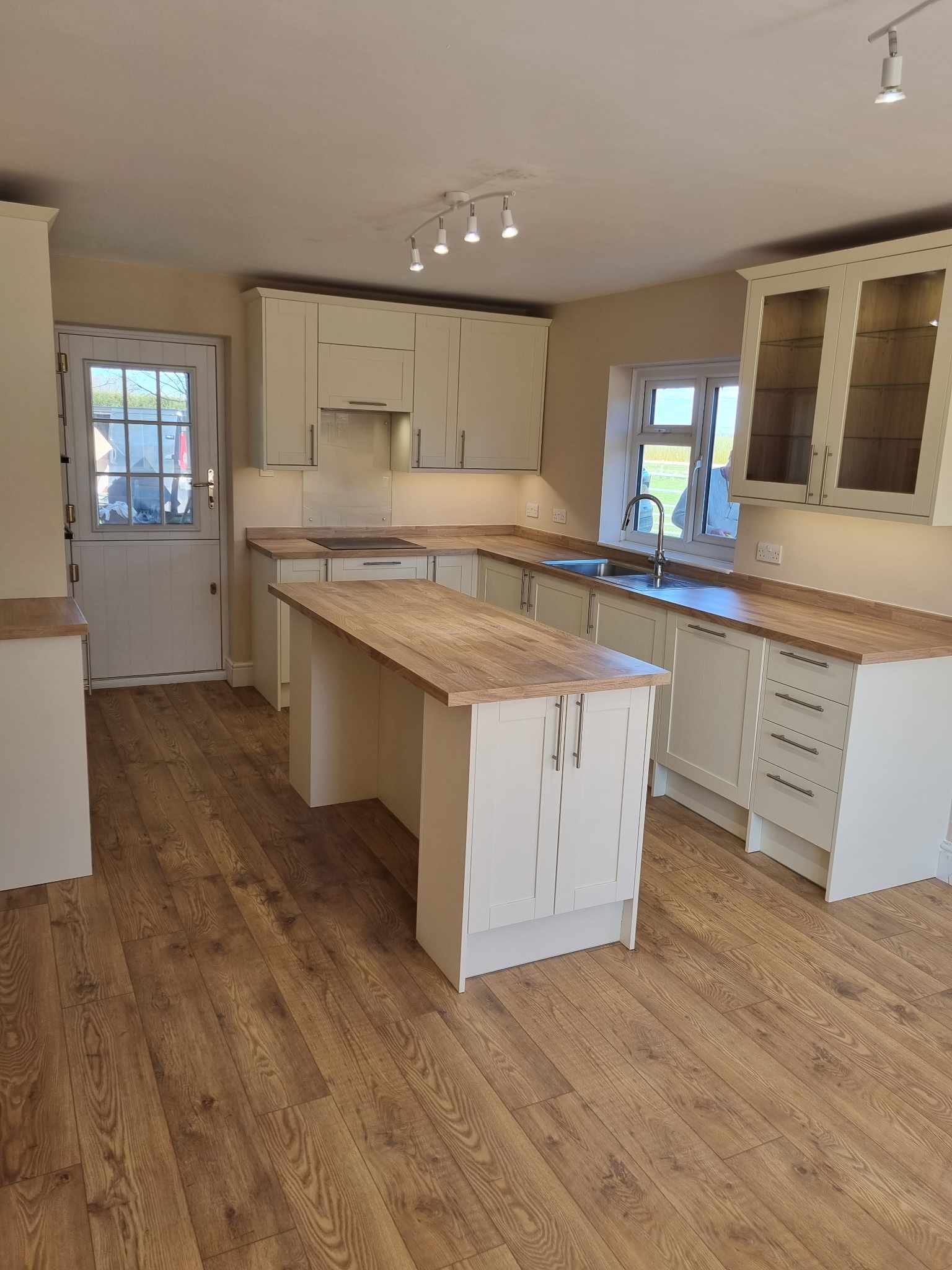 kitchen installation hull